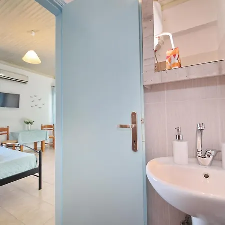 Apartment Anemi *